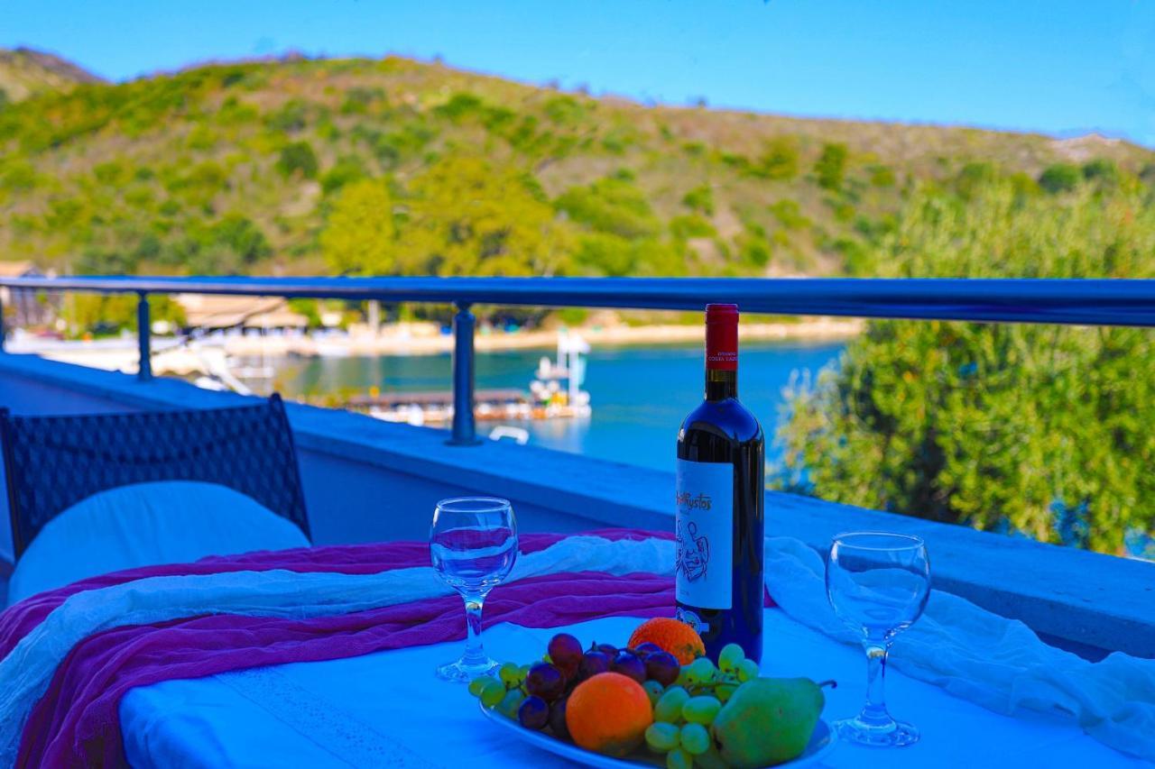 Theophilos Dio Agios Stefanos  外观 照片