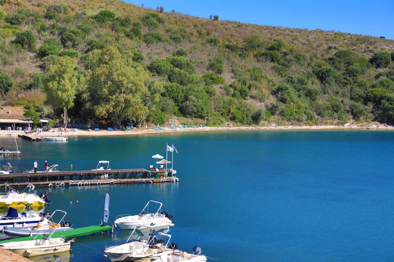Theophilos Dio Agios Stefanos  外观 照片